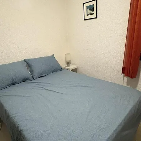Apartmán 1 Bed-sleeps 2-gardens-pool-10 Min To *